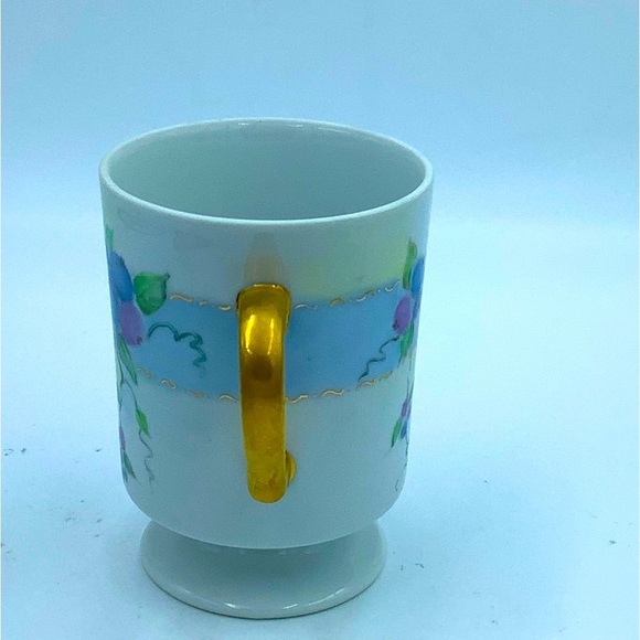 Three Vintage Hand Painted Footed Mugs - Picture 11 of 12